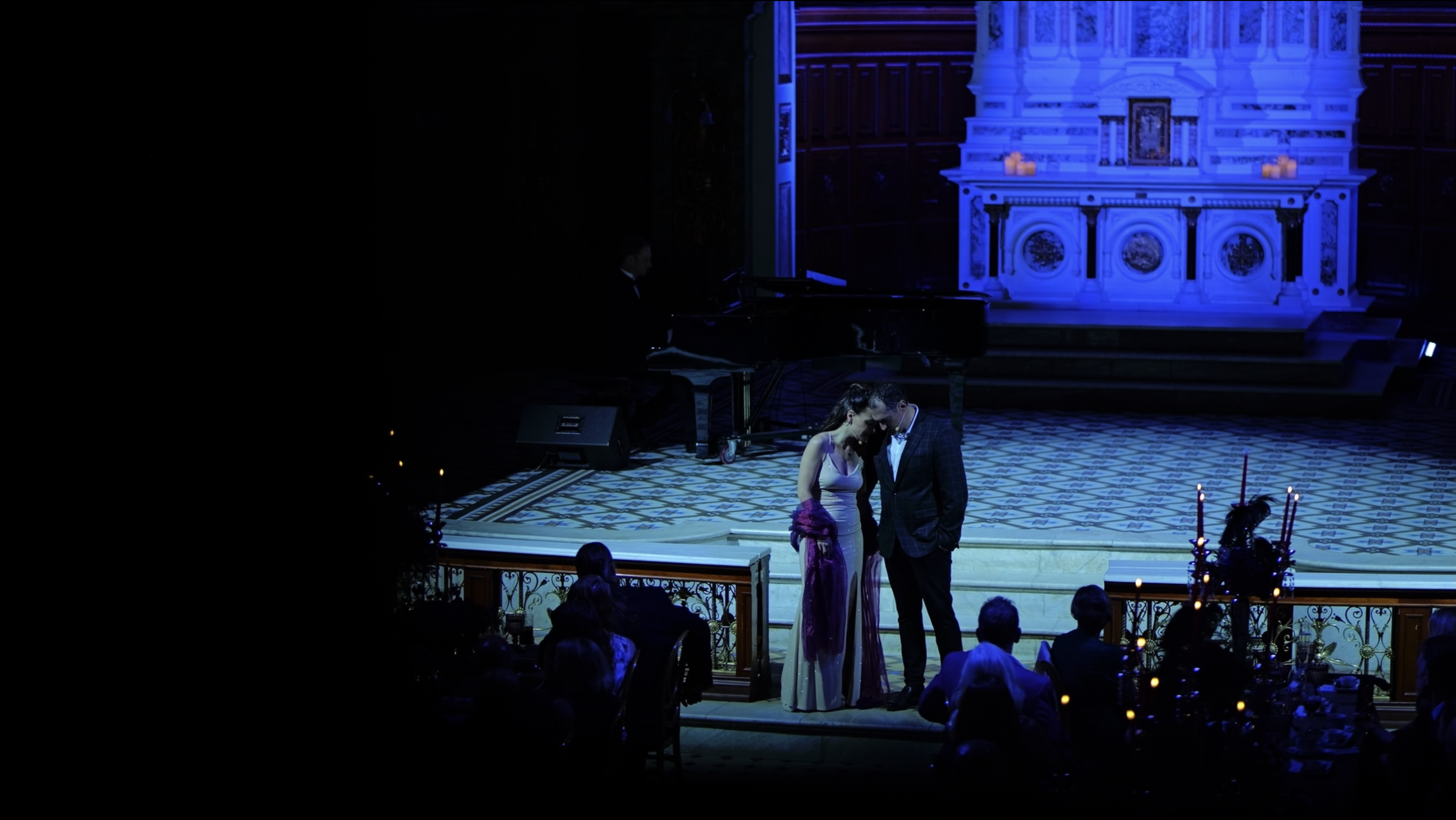 Scène romantique, lumières bleues